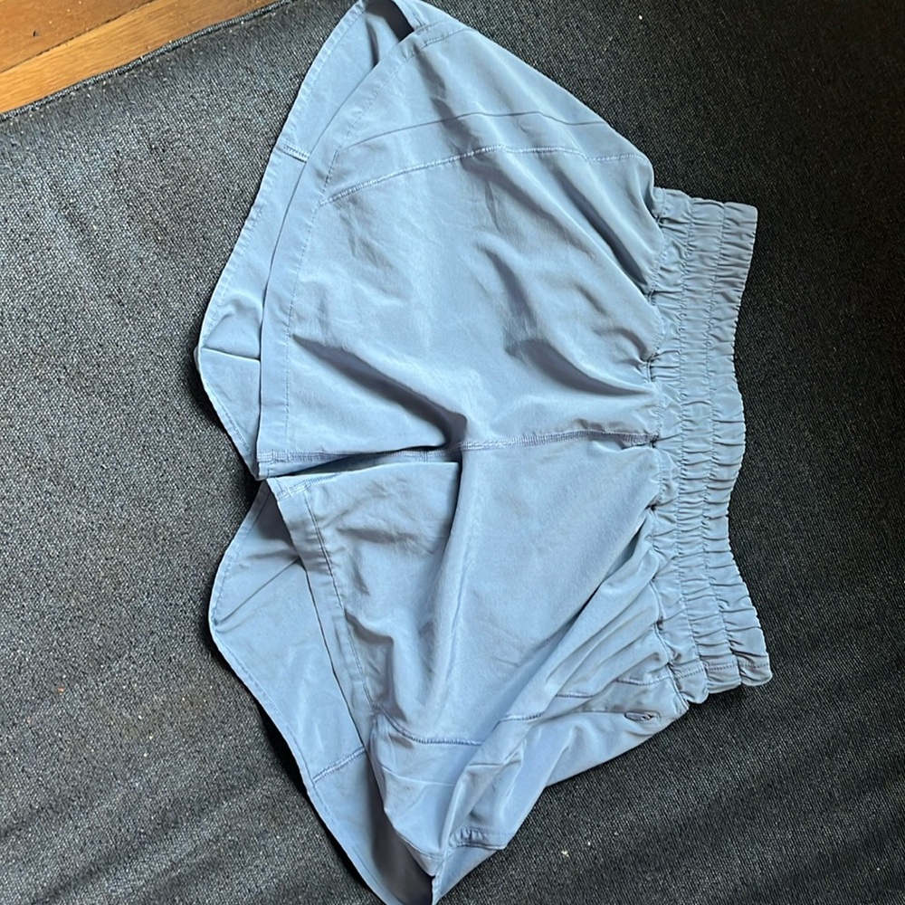 Lululemon 5” track that short